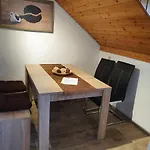 Sirch Apartman *